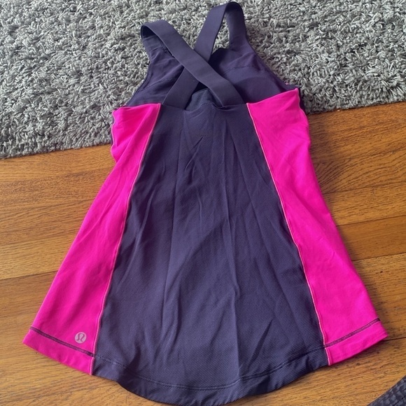 Lululemon Spin It To Win It Tank Size 4 (sm) in Black Swan/ Raspberry Glo - Picture 8 of 14